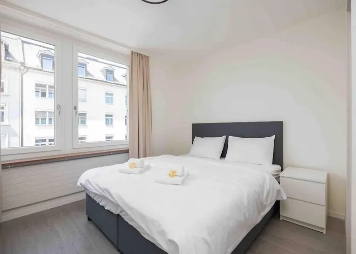 Urban Oasis With Queen Bed And View Be-33